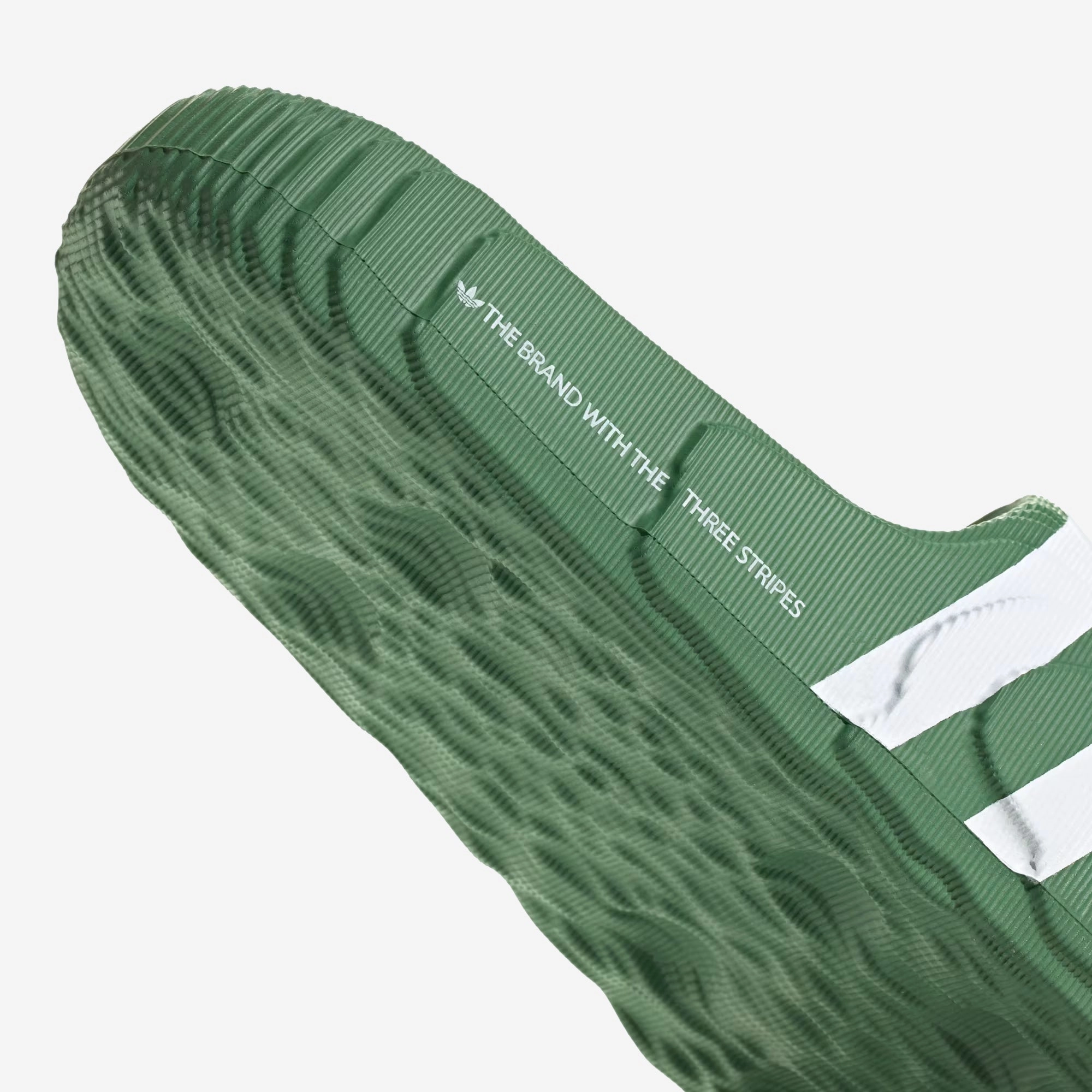 ADIDAS ORIGINALS | ADILETTE 22 { PRELOVED GREEN/CLOUD WITE/CLOUD WHITE