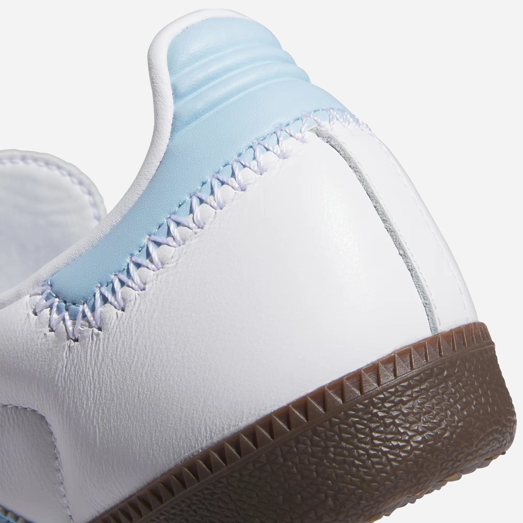 ADIDAS ORIGINALS | SAMBA OG { CLOUD WHITE/CLEAR SKY/BLUE