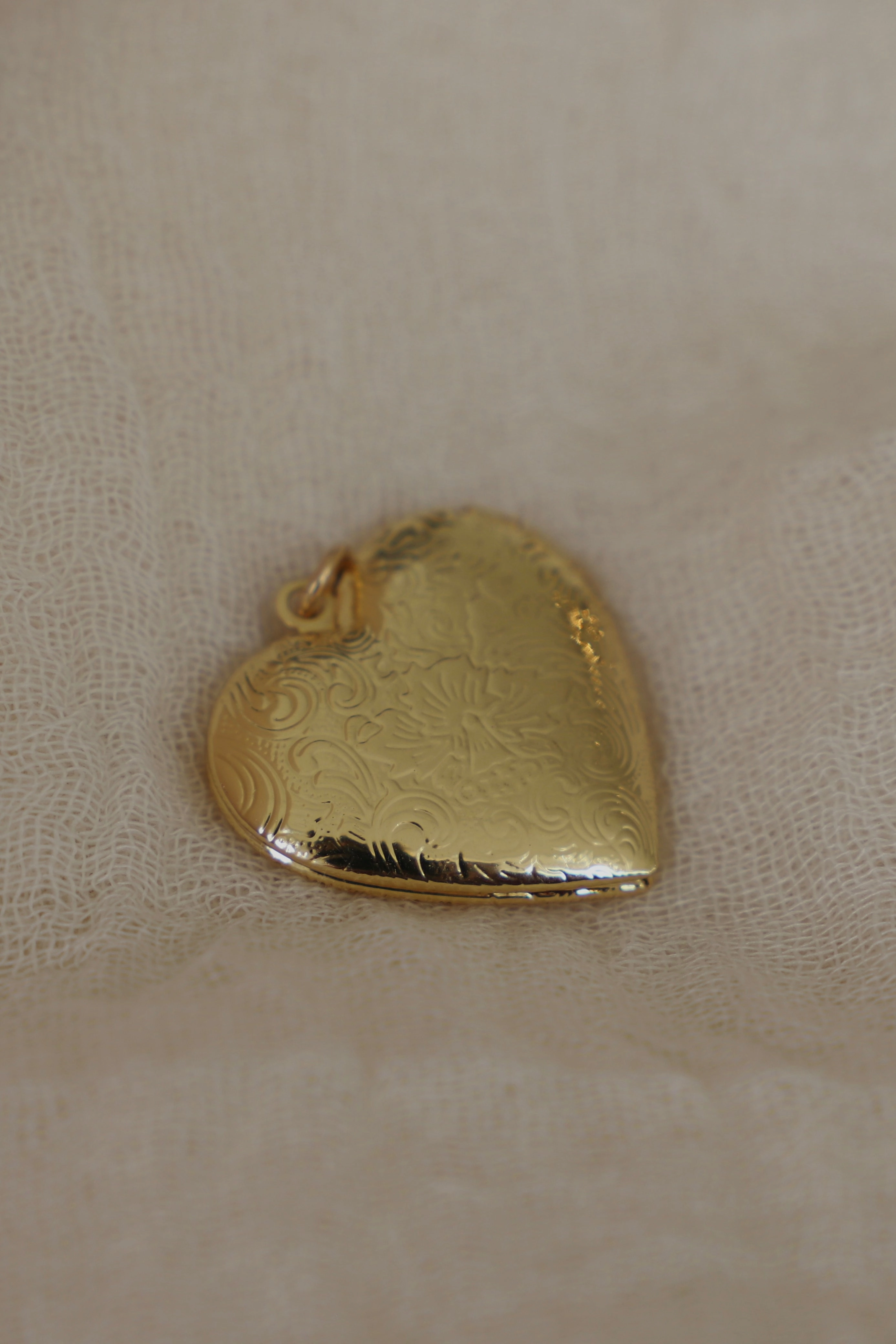 EMBOSSED HEART LOCKET
