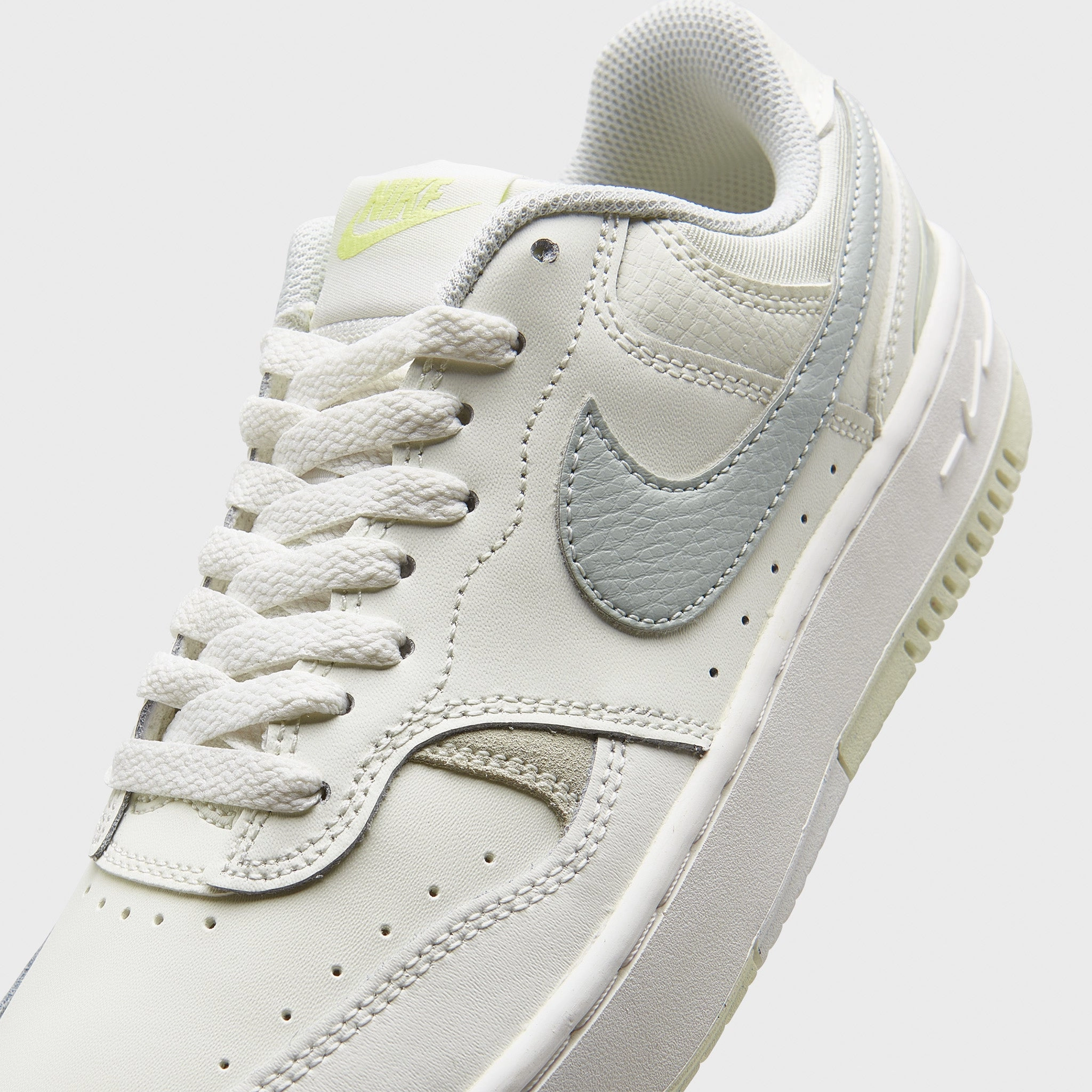 Nike Women's Gamma Force Sail / Light Silver - Sea Glass