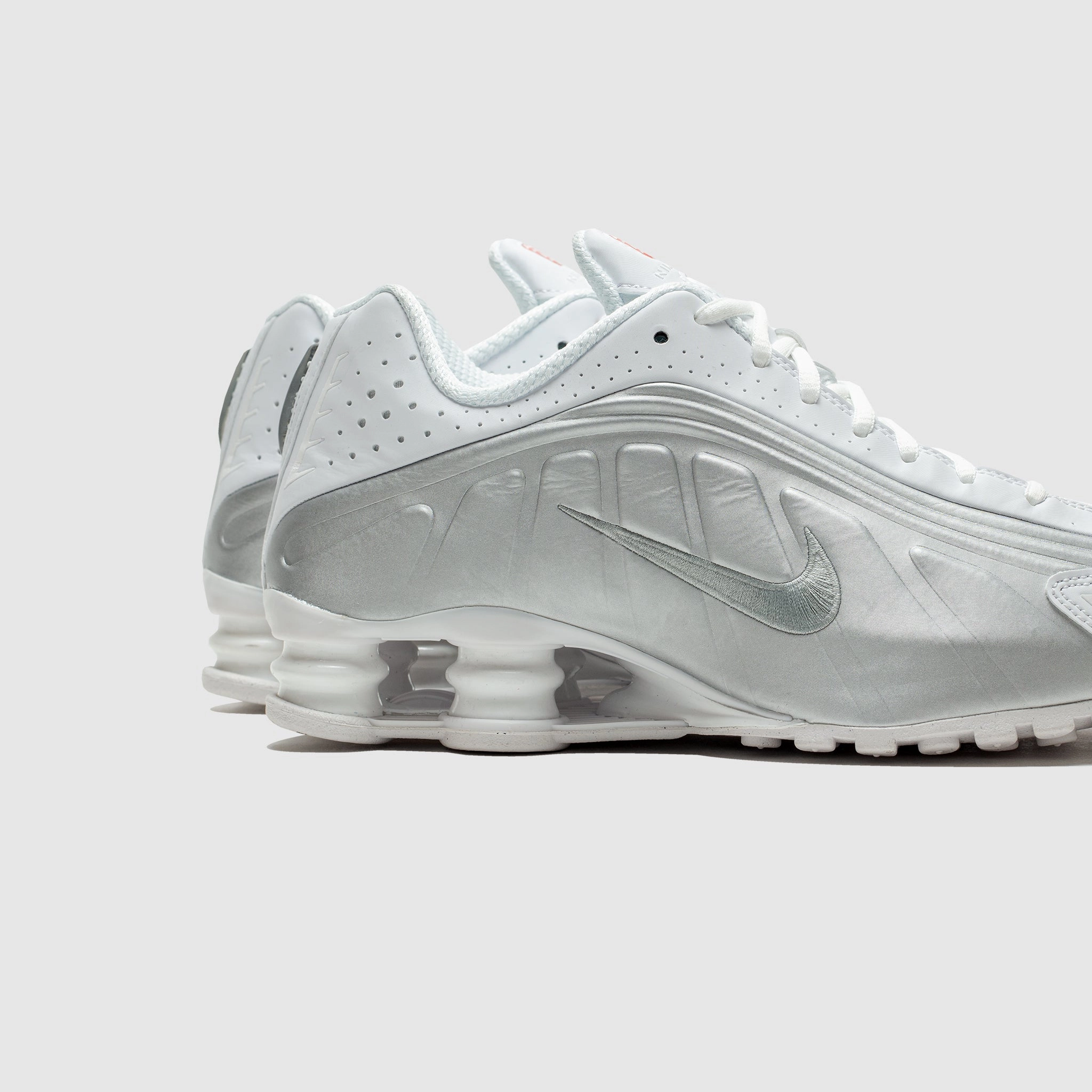 SHOX R4 METALLIC SILVER