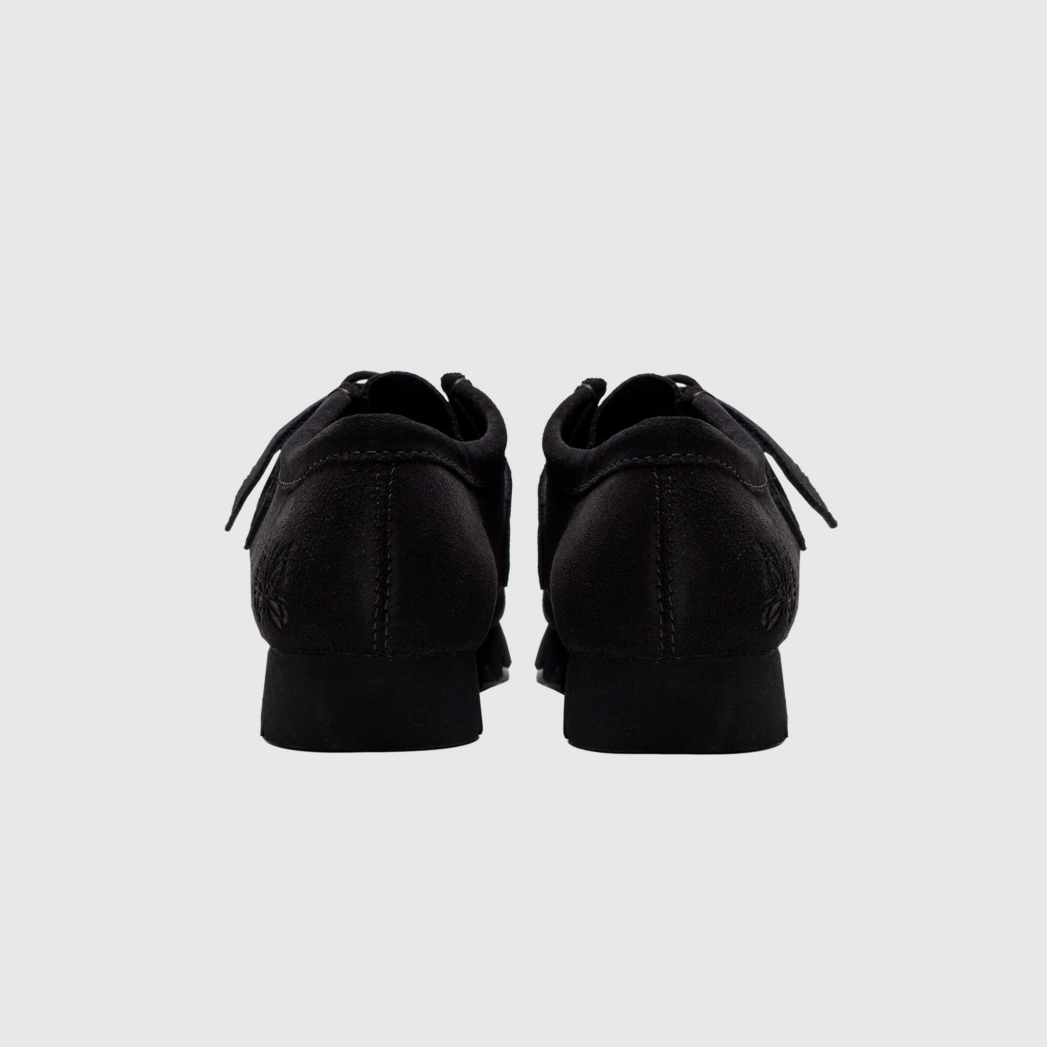 WALLABEE STRAP LOW X NEEDLES